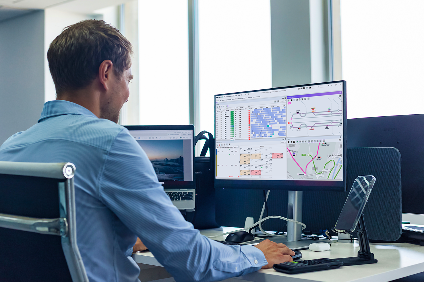 Better journeys for smarter cities: How the new NAVINEO CAD/AVL system redefines fleet management